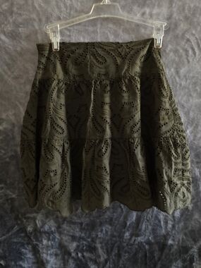 Express Olive Eyelet Tiered Skirt 00